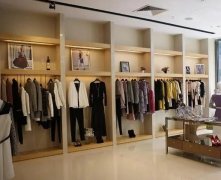 9.9低价服装连锁加盟店：机遇与挑战并存